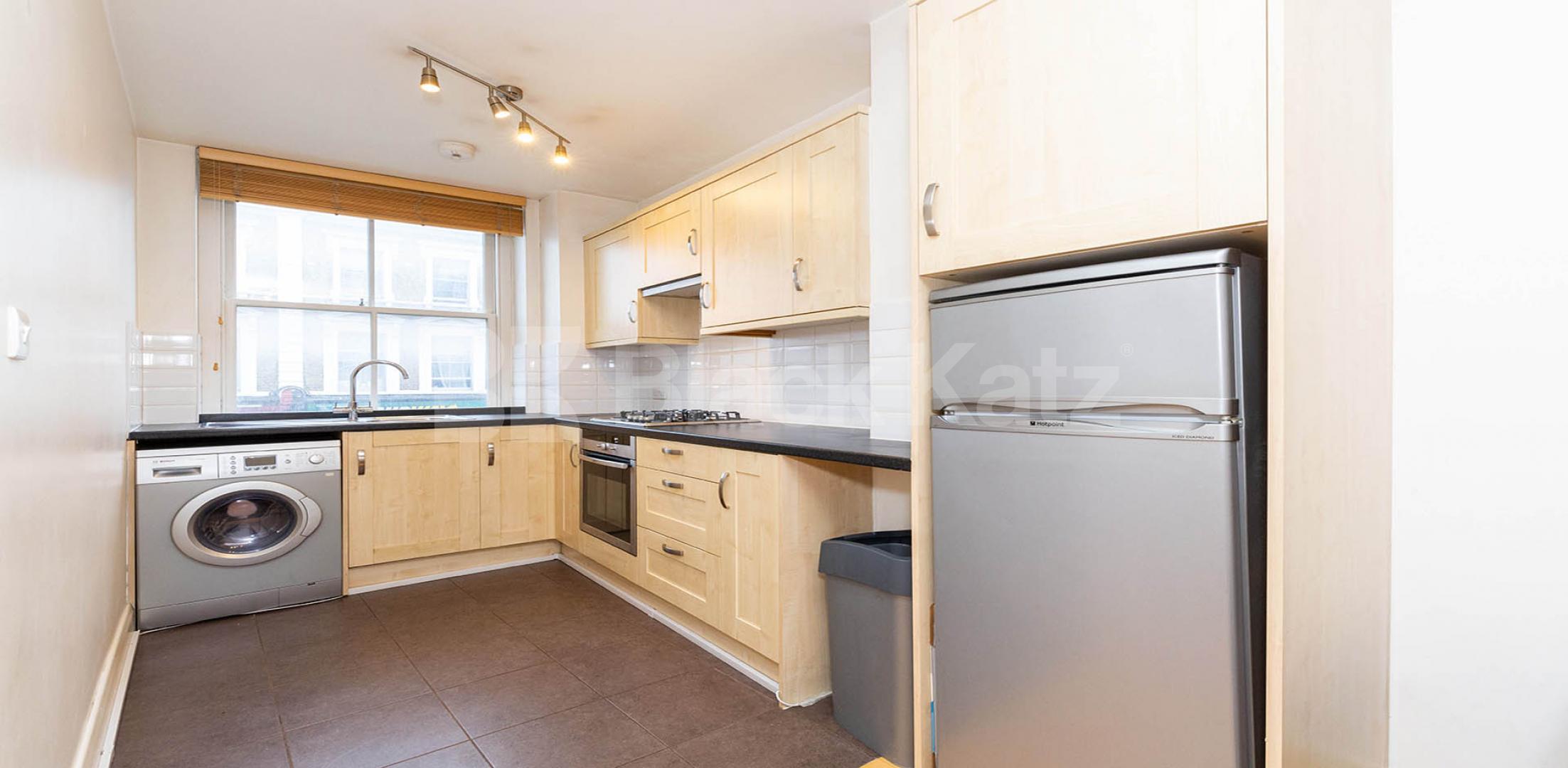  Large one bed mins from Camden Tube and walking distance to Regents Park Camden Road, Camden